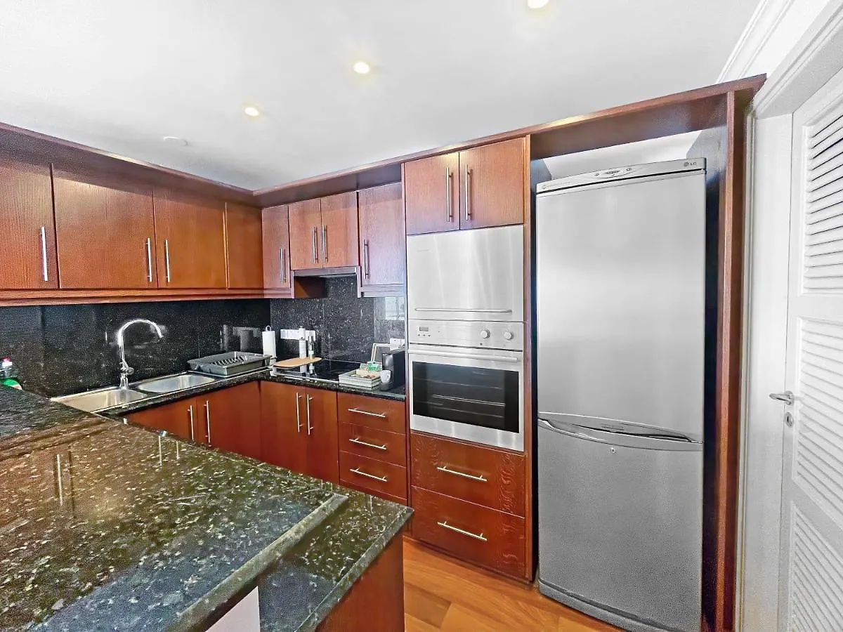 Apartment 180° Seaview Apt. Right On Famous Beach Promenade Larnaca